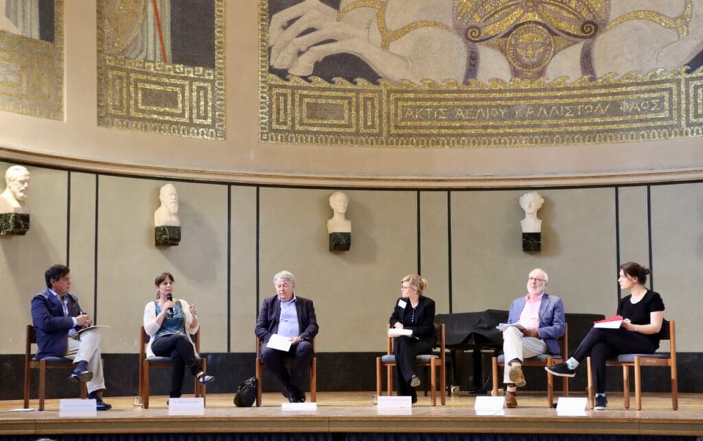V. l. n. r.: Prof. Dr. Konstantinos Papageorgiou, Dr. Sabrina Zucca-Soest, Prof. Dr. Klaus Günther, Prof. Dr. Franziska Dübgen, Prof. Dr. Michael Baurmann, Prof. Dr. Laura Münkler